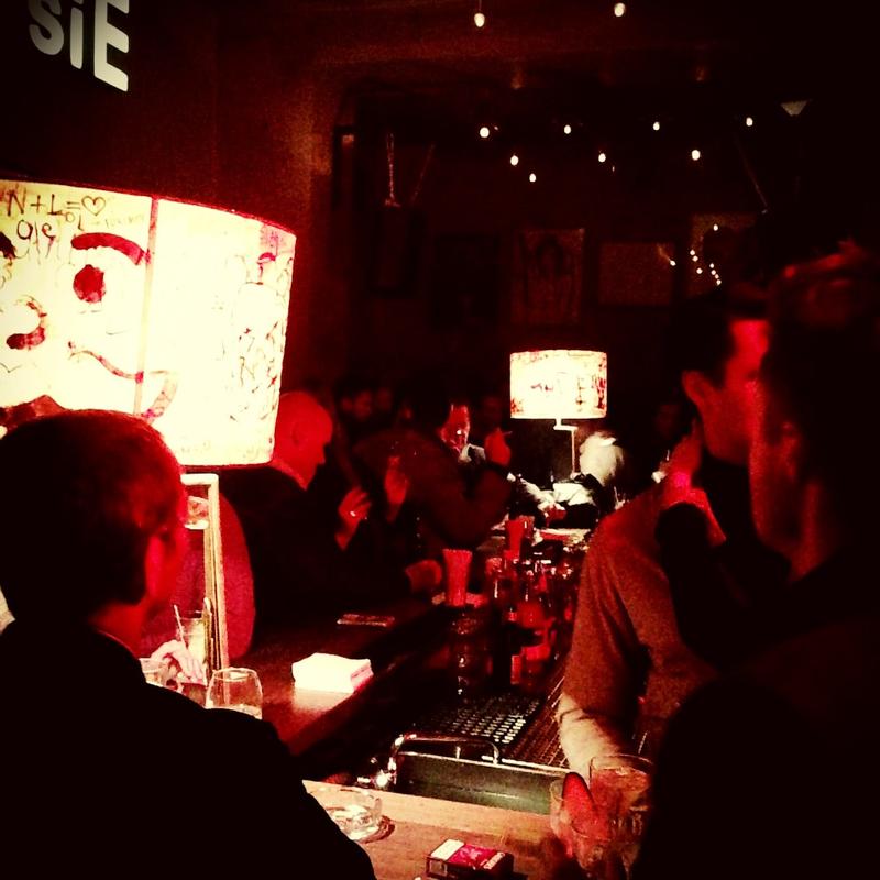 Photo taken at King Size Bar Berlin at 2012-12-14 01꞉25꞉11